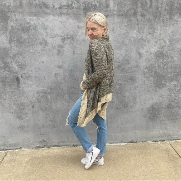 Skies Are Blue Cardigan - Picture 6 of 7